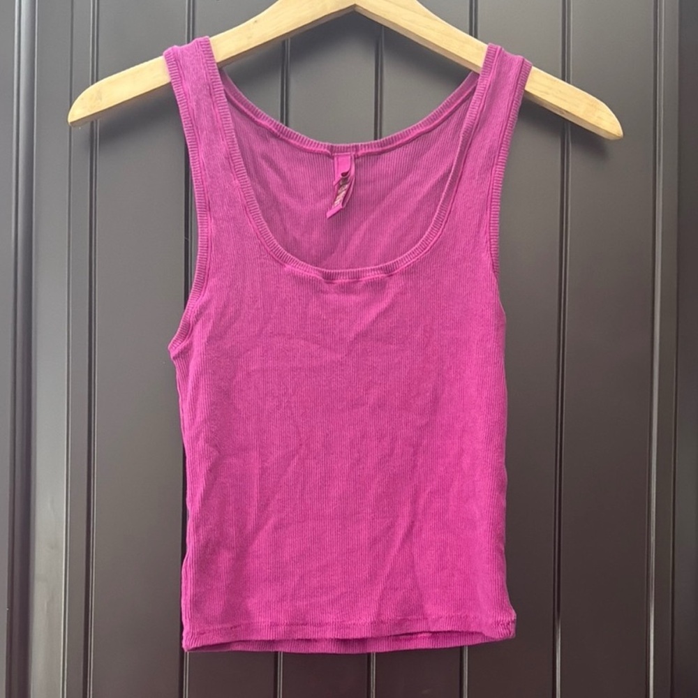 SKIMS Vibrant Pink Fitted Ribbed Crop Tank Top
